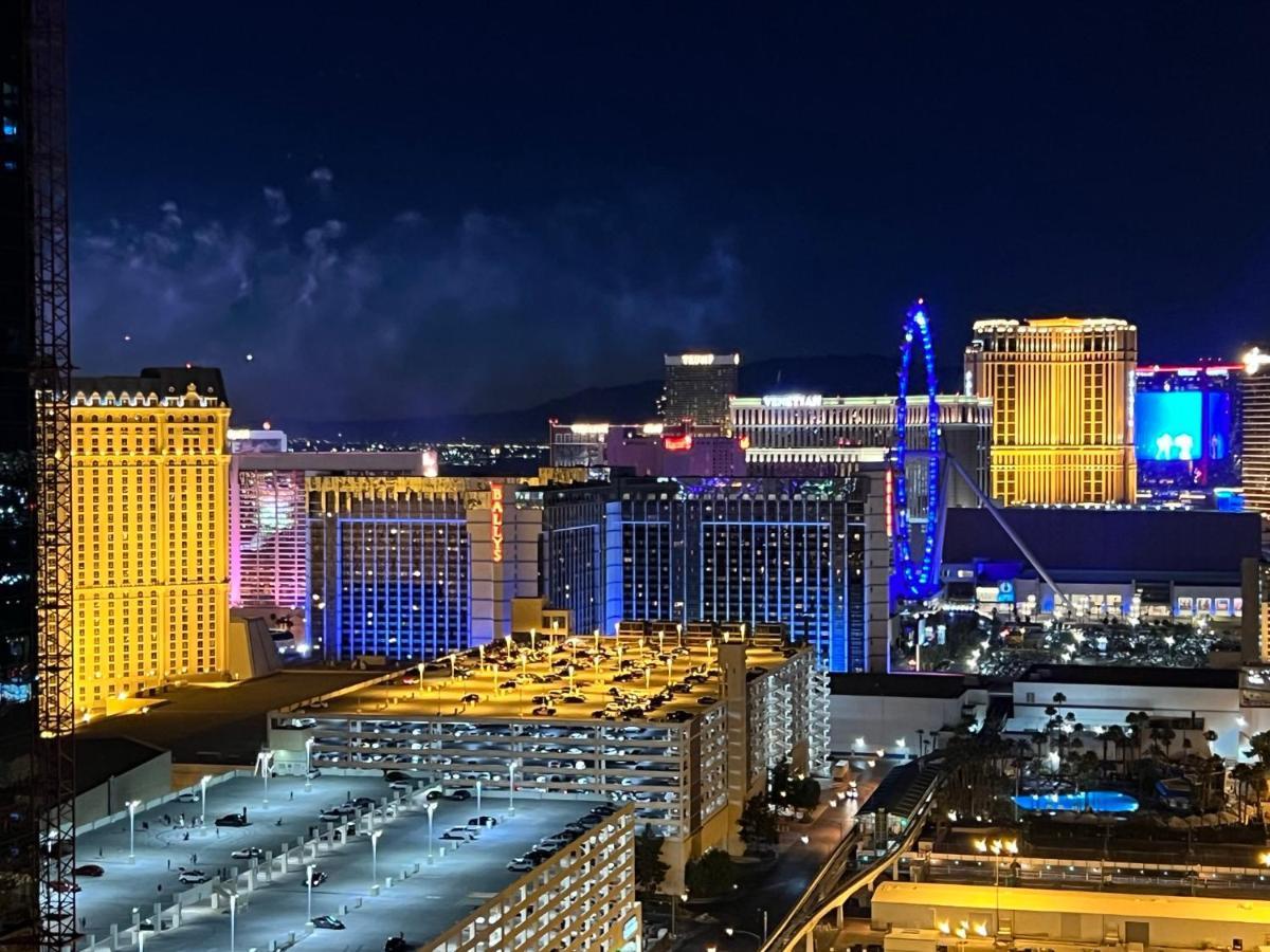 Balcony Suite Strip View Лас-Вегас Экстерьер фото